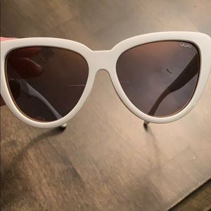 Quay Stray Cat Sunglasses